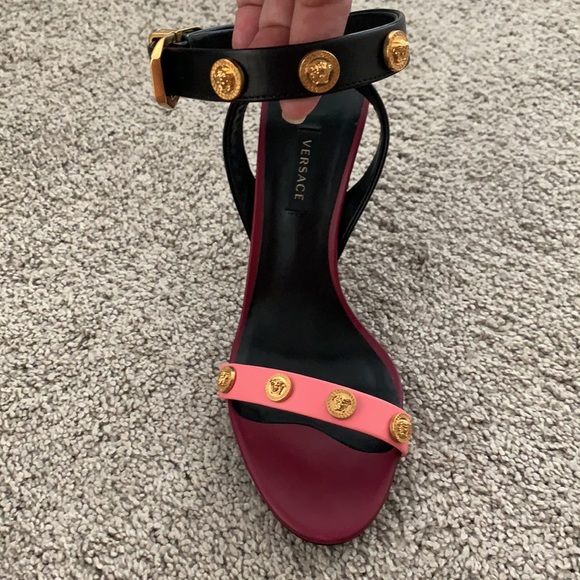 🔥VERSACE VERSACE VERSACE🔥 - Picture 2 of 10